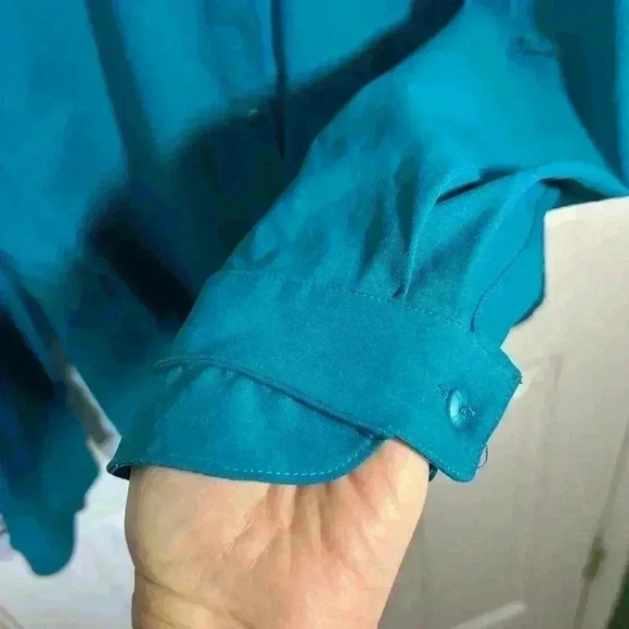 REI Sahara Long Sleeve Shirt. Teal, Size Large. Tons of pockets, vented back. - Picture 10 of 16